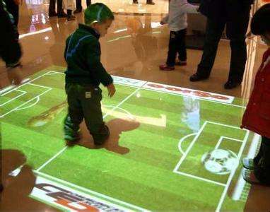 地面互动足球游戏