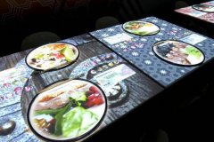 餐厅桌面互动投影体验效果